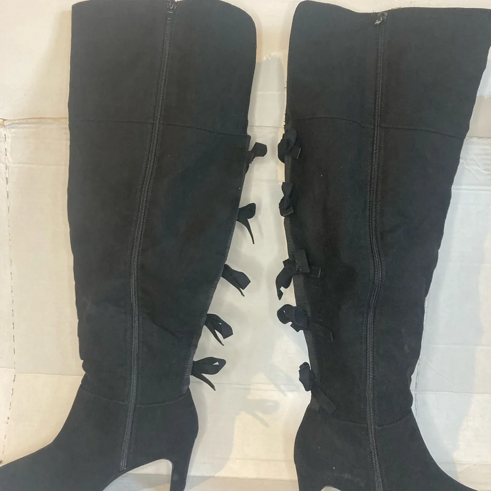Fashion Nova Elegant Black Knee-High Women Stylish Boots 7W
